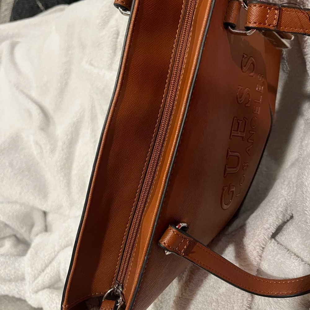 Guess Los Angeles Cognac Tote Bag - Picture 4 of 12